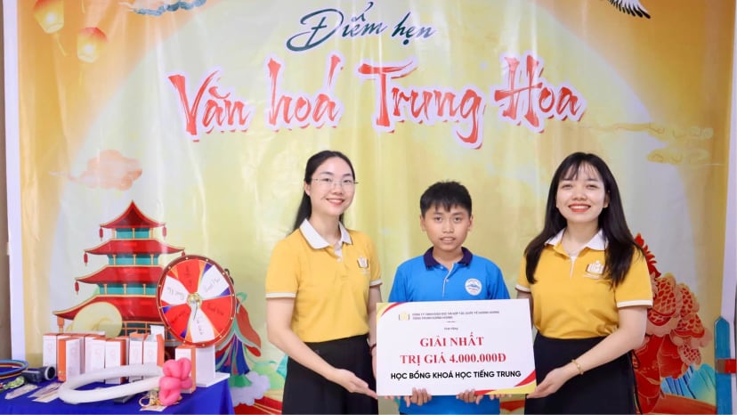 Trao giải nhất trị giá 4.000.000đ tại chương trình