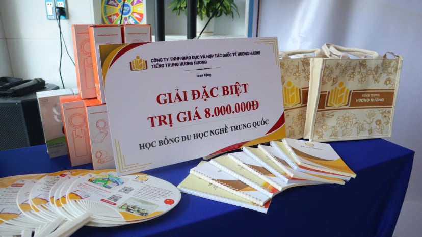 Bàn giải thưởng của hội thảo du học nghề