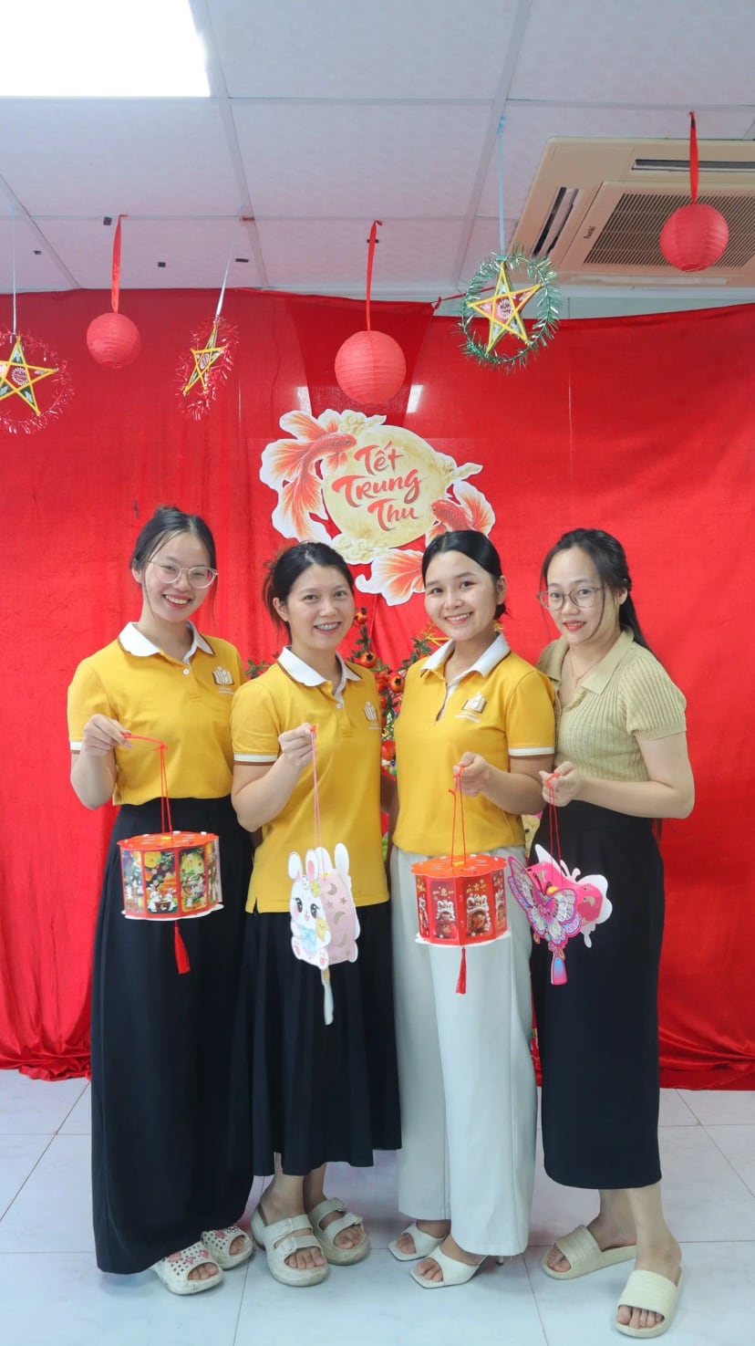Đèn lồng Trung thu tại Tiếng Trung Hương Hương